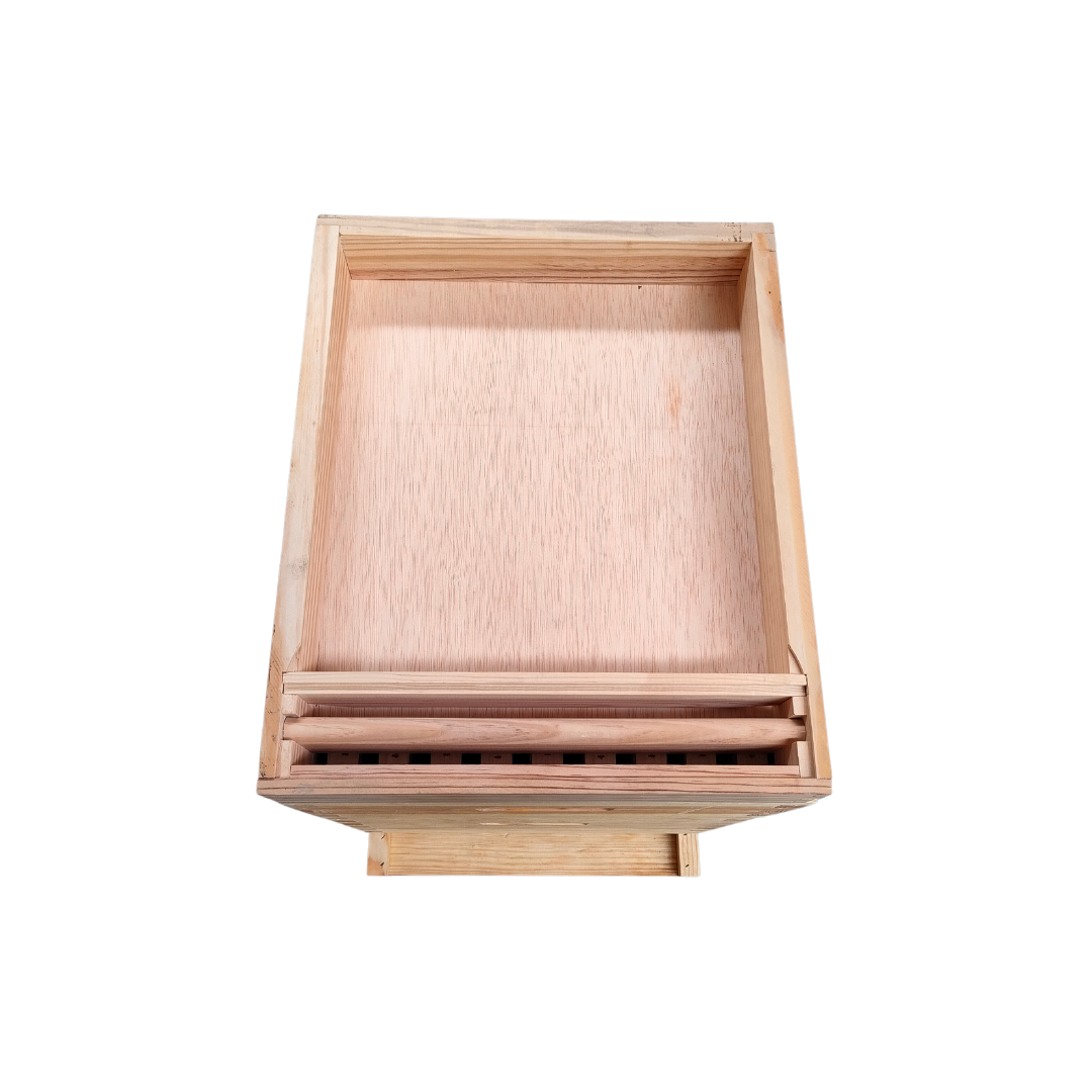 Colmeia Dadant Malhete com Alimentador em Madeira